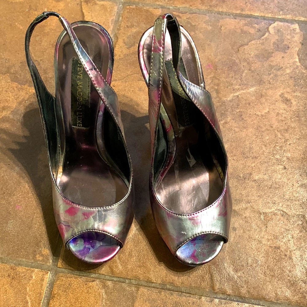 Steve Madden luxe floral size 6